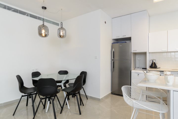 4 Rabbi Pinchas, Tel Aviv, 2 Bedrooms Bedrooms, ,2 BathroomsBathrooms,Apartment,For Rent,Rabbi Pinchas,3,1020