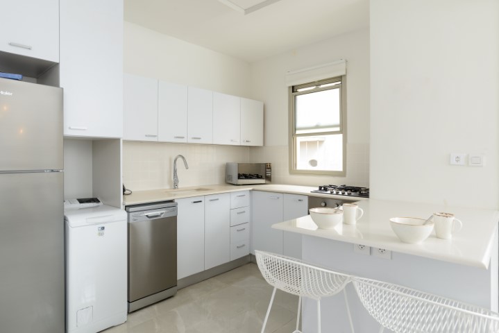 4 Rabbi Pinchas, Tel Aviv, 2 Bedrooms Bedrooms, ,2 BathroomsBathrooms,Apartment,For Rent,Rabbi Pinchas,3,1020