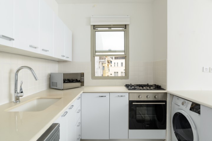 4 Rabbi Pinchas, Tel Aviv, 2 Bedrooms Bedrooms, ,2 BathroomsBathrooms,Apartment,For Rent,Rabbi Pinchas,3,1020