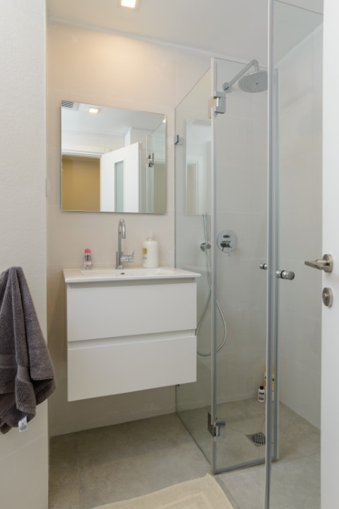 4 Rabbi Pinchas, Tel Aviv, 2 Bedrooms Bedrooms, ,2 BathroomsBathrooms,Apartment,For Rent,Rabbi Pinchas,3,1020