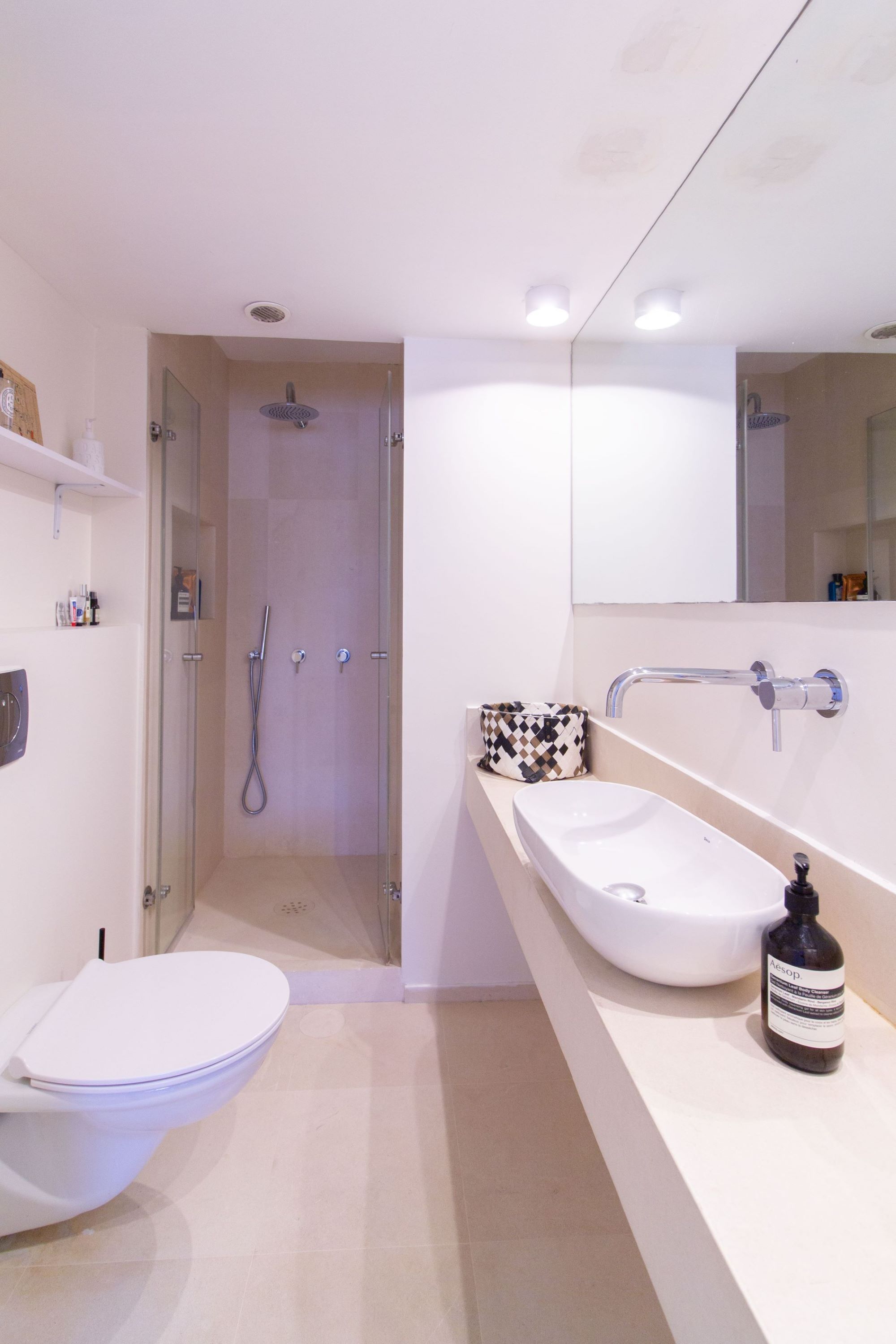 Amzaleg St, Tel Aviv, 3 Bedrooms Bedrooms, ,3 BathroomsBathrooms,Apartment,For Rent,Amzaleg St,1021