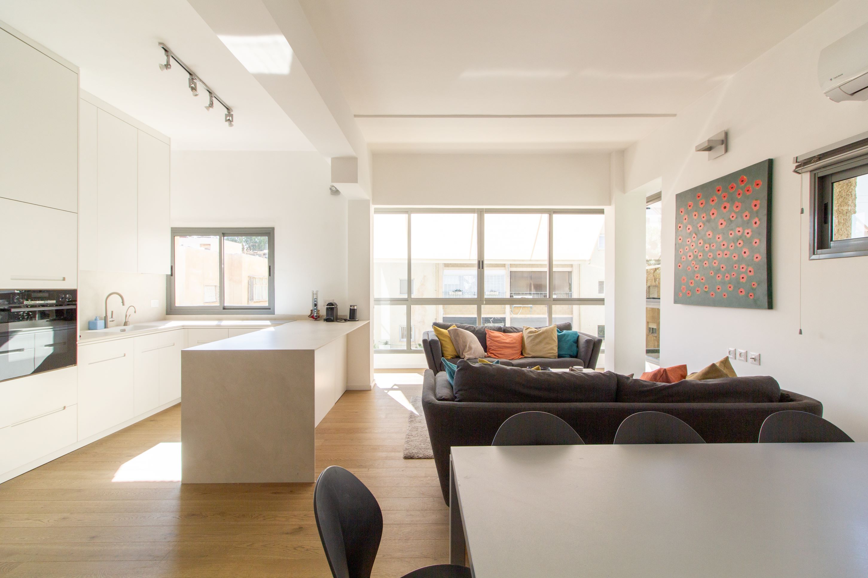 Smolenskin, Tel Aviv, 4 Bedrooms Bedrooms, ,3.5 BathroomsBathrooms,Apartment,For Rent,Smolenskin,2,1025