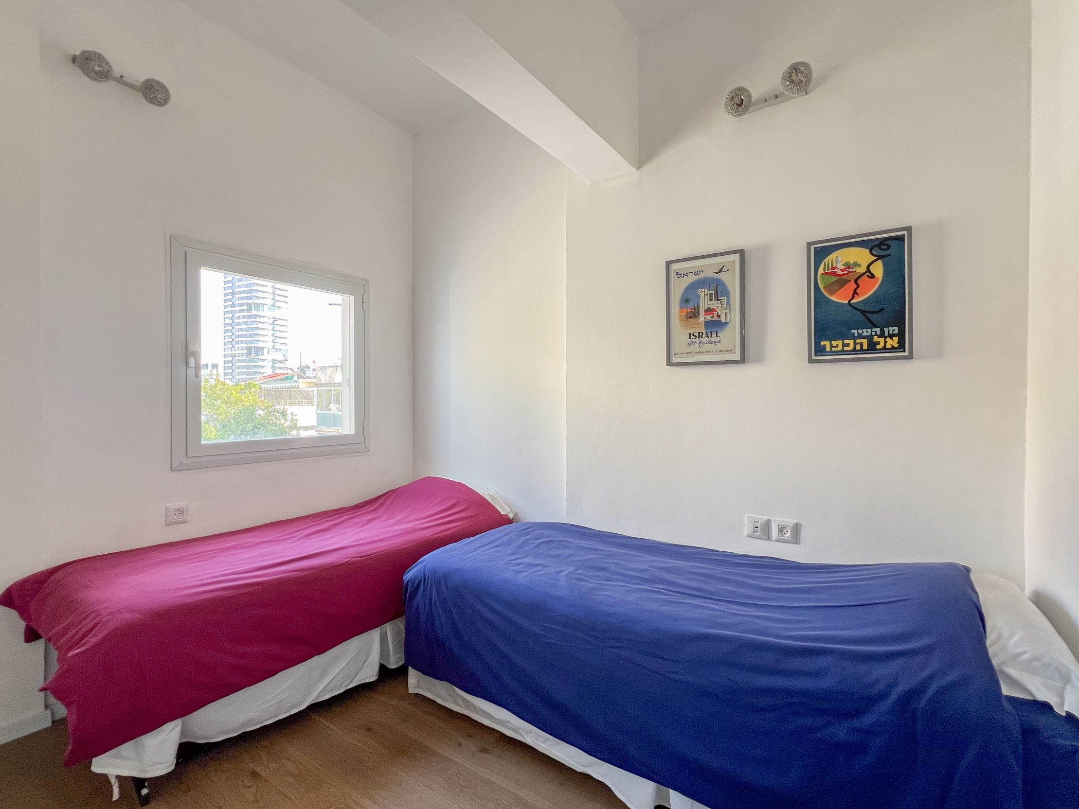 Smolenskin, Tel Aviv, 4 Bedrooms Bedrooms, ,3.5 BathroomsBathrooms,Apartment,For Rent,Smolenskin,2,1025