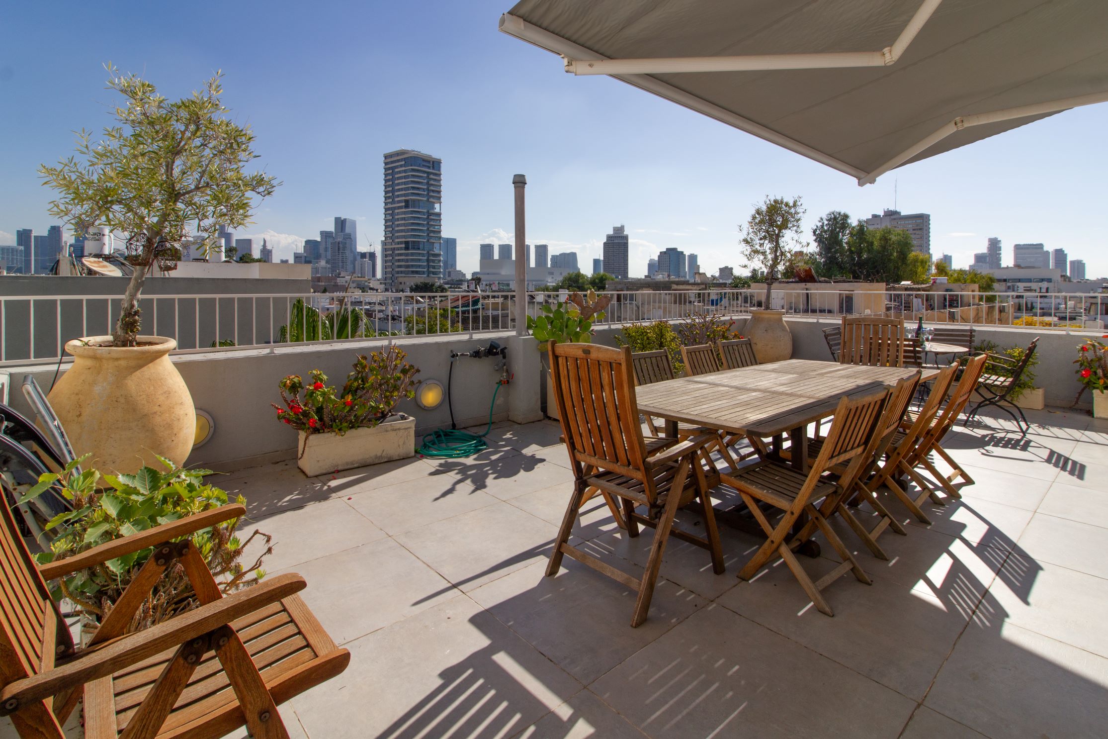 Smolenskin, Tel Aviv, 4 Bedrooms Bedrooms, ,3.5 BathroomsBathrooms,Apartment,For Rent,Smolenskin,2,1025