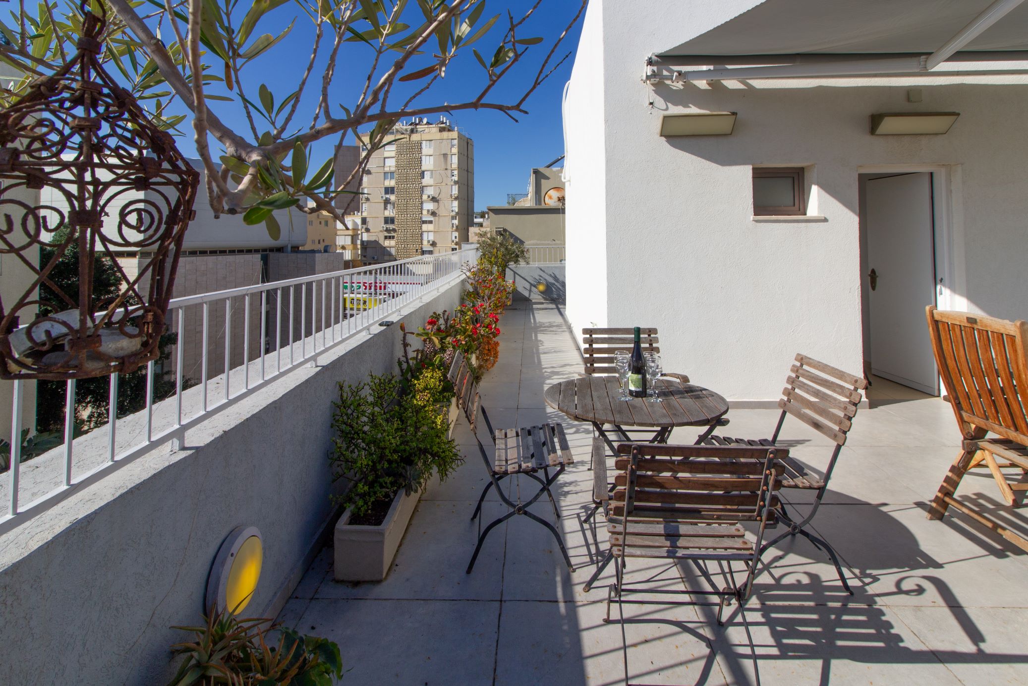 Smolenskin, Tel Aviv, 4 Bedrooms Bedrooms, ,3.5 BathroomsBathrooms,Apartment,For Rent,Smolenskin,2,1025