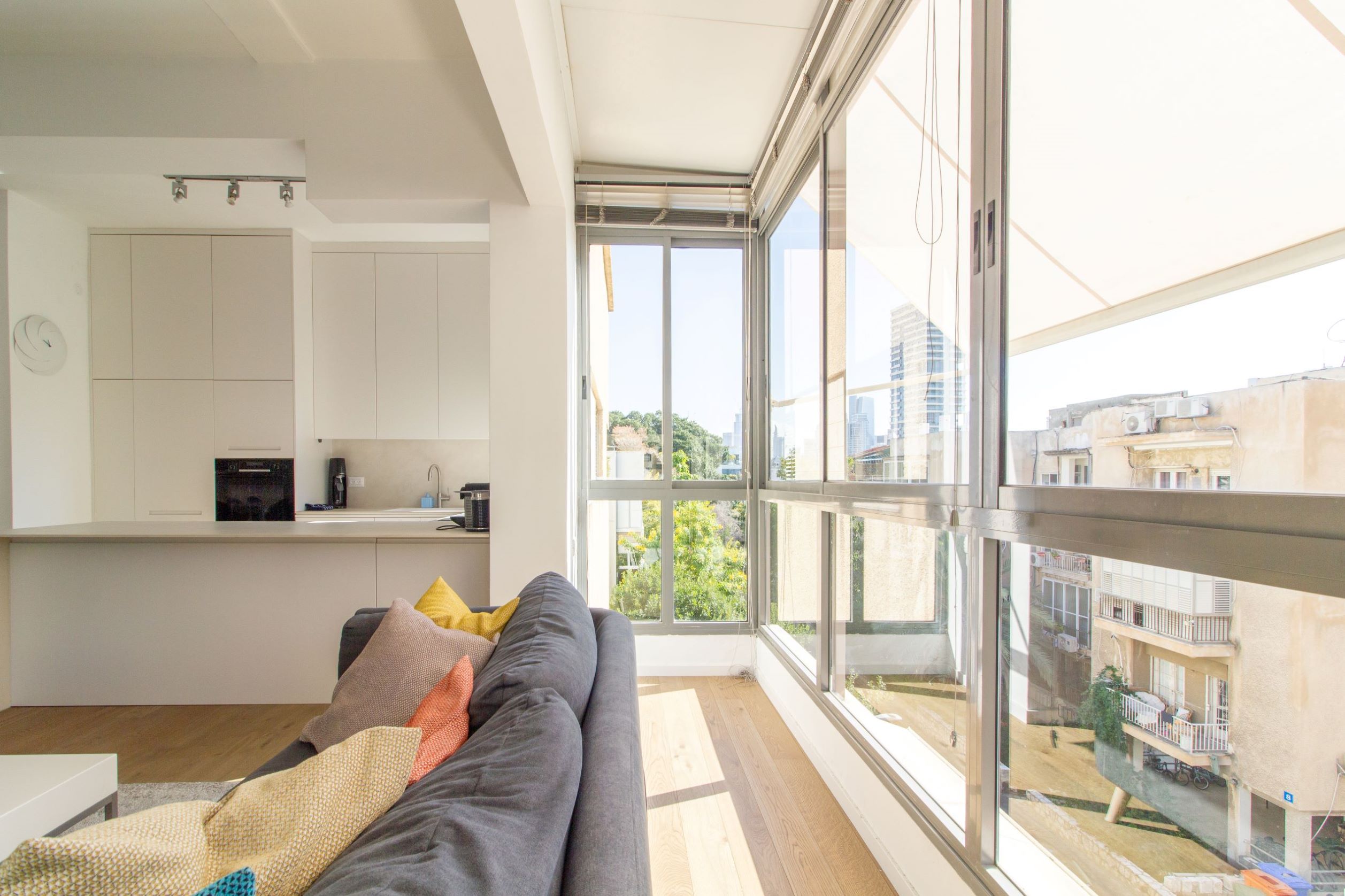 Smolenskin, Tel Aviv, 4 Bedrooms Bedrooms, ,3.5 BathroomsBathrooms,Apartment,For Rent,Smolenskin,2,1025