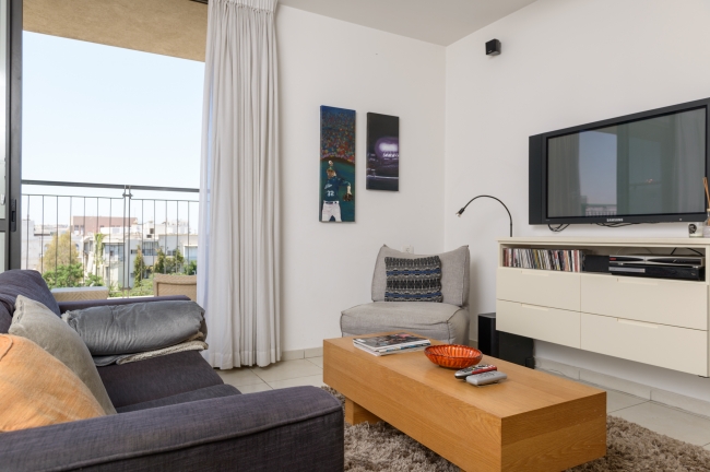5 Bar Hoffman, Tel Aviv, 2 Bedrooms Bedrooms, ,1 BathroomBathrooms,Apartment,For Rent,Bar Hoffman,5,1036