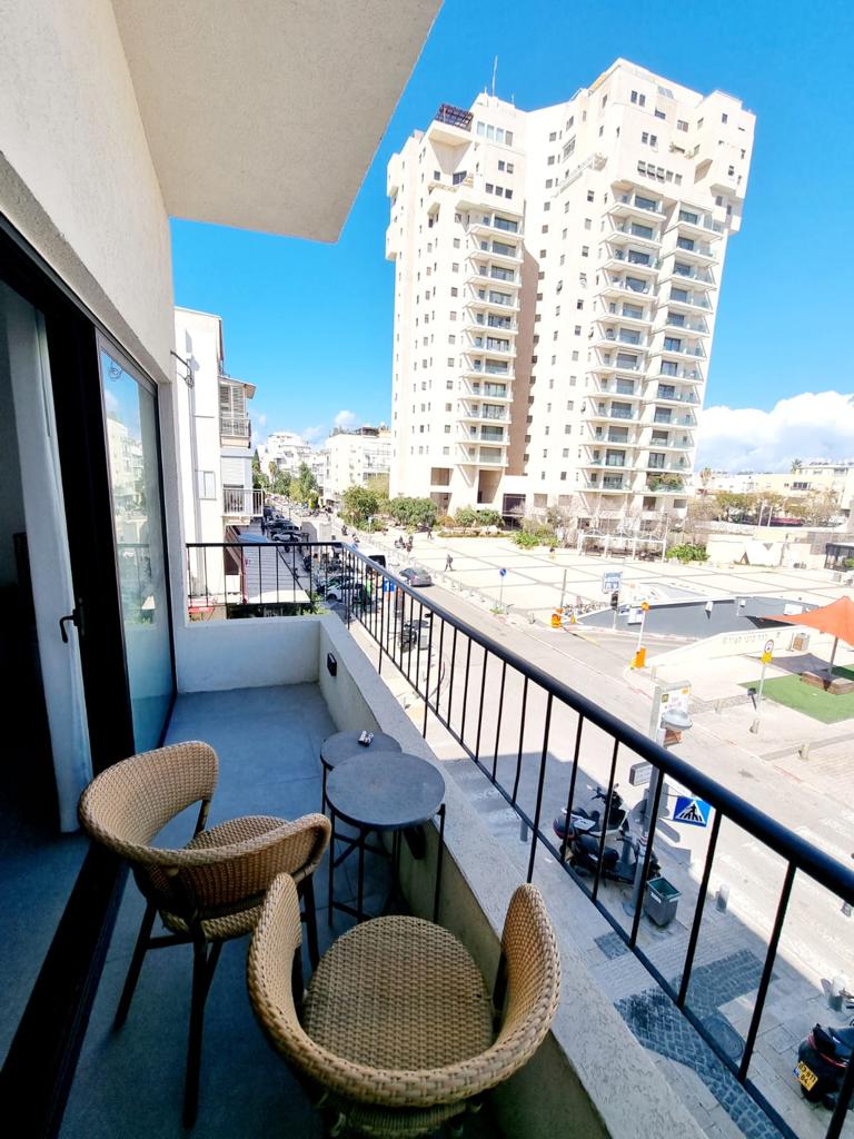 Tel Aviv, 2 Bedrooms Bedrooms, ,2 BathroomsBathrooms,Apartment,For Sale,1037