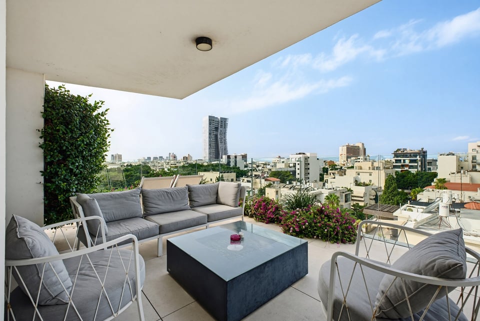19 Basel, Tel Aviv, 4 Bedrooms Bedrooms, 0 ,3 BathroomsBathrooms,Apartment,For Rent,Basel ,8,1054