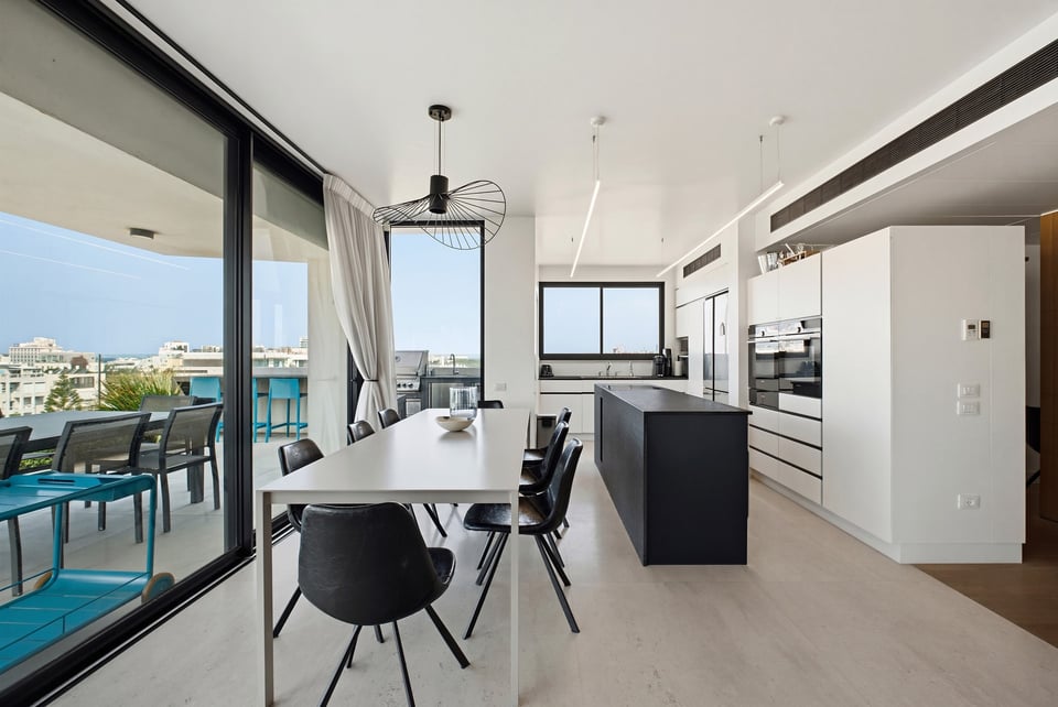 19 Basel, Tel Aviv, 4 Bedrooms Bedrooms, 0 ,3 BathroomsBathrooms,Apartment,For Rent,Basel ,8,1054