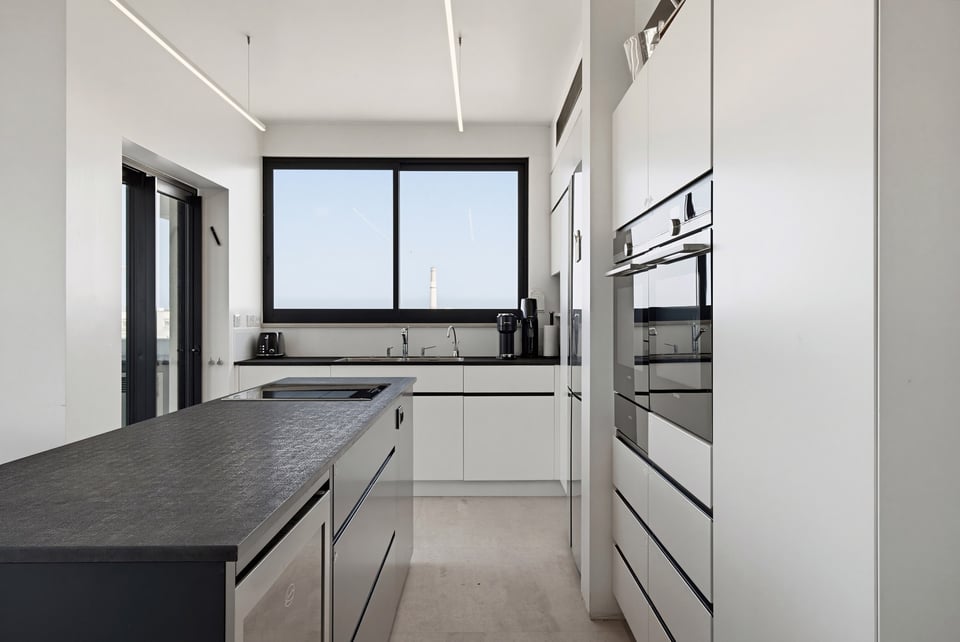 19 Basel, Tel Aviv, 4 Bedrooms Bedrooms, 0 ,3 BathroomsBathrooms,Apartment,For Rent,Basel ,8,1054