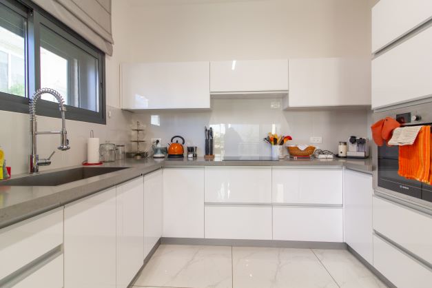 25 Geula, Tel Aviv, 6330414, 2 Bedrooms Bedrooms, ,2 BathroomsBathrooms,Apartment,For Rent,Geula,2,1055